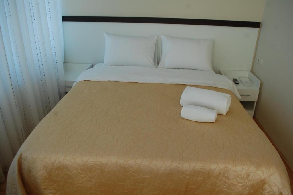 Flora Hotel Burhanli Zimmer foto